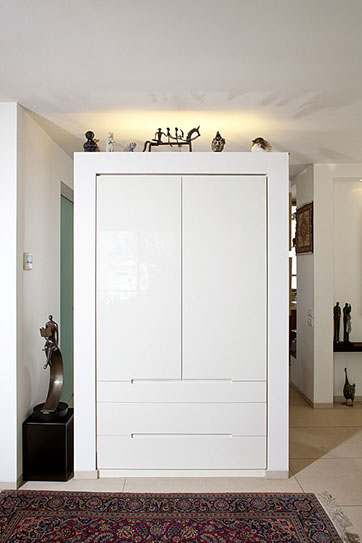 A Penthouse Location: Tel Aviv Architect: Dorith Jaffe Kaminker Photography: Binyamin Adam