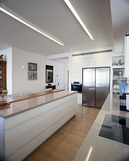 A Penthouse Location: Tel Aviv Architect: Dorith Jaffe Kaminker Photography: Binyamin Adam