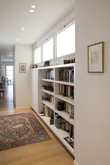 A Penthouse Location: Tel Aviv Architect: Dorith Jaffe Kaminker Photography: Binyamin Adam