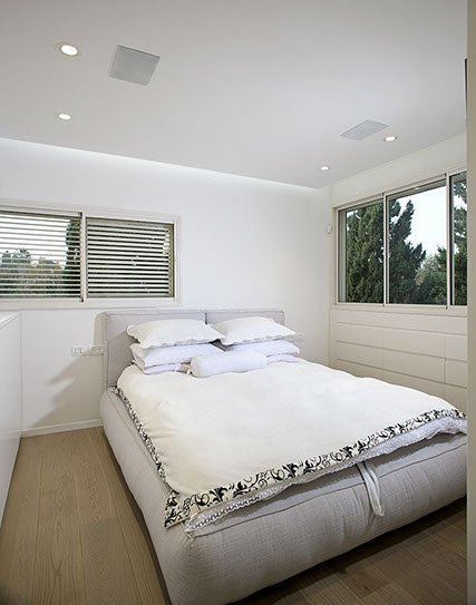 A Penthouse Location: Ra'anana Architect: Dorith Jaffe Kaminker Photography: Binyamin Adam