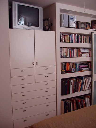 An Apartment Location: Tel Aviv Architect: Dorith Jaffe Kaminker