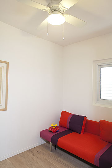 An Apartment Location: Tel Aviv Architect: Dorith Jaffe Kaminker Photography: Binyamin Adam